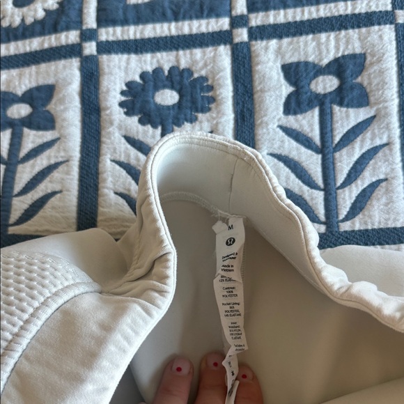 Lululemon Mixed Fabric Relaxed-Fit Tapered High-Rise Pant - medium - Picture 3 of 6